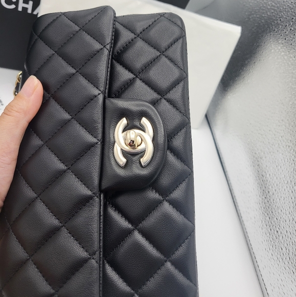 Brand new authentic Chanel classic mini flap. - Picture 9 of 16